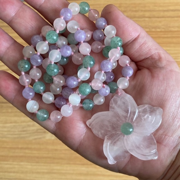 Elegant Multi-coloured Natural Beaded with Carved Floral Pendant Necklace - Picture 3 of 7